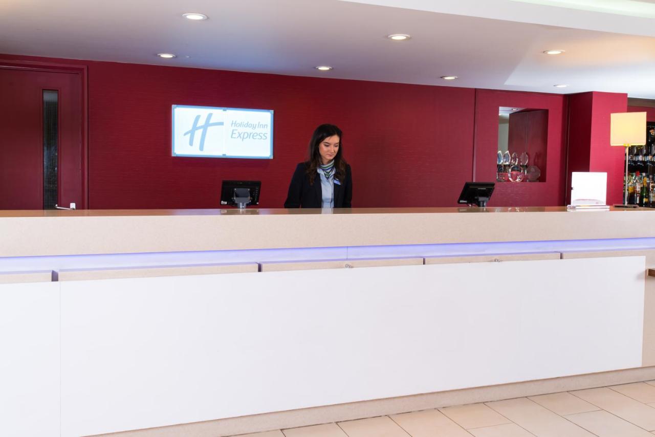 Holiday Inn Express Taunton East By Ihg Εξωτερικό φωτογραφία