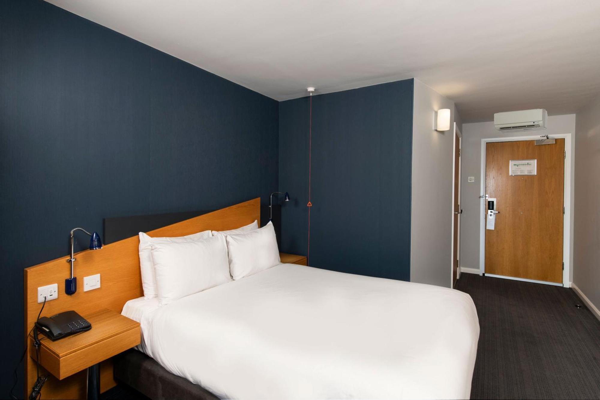 Holiday Inn Express Taunton East By Ihg Εξωτερικό φωτογραφία