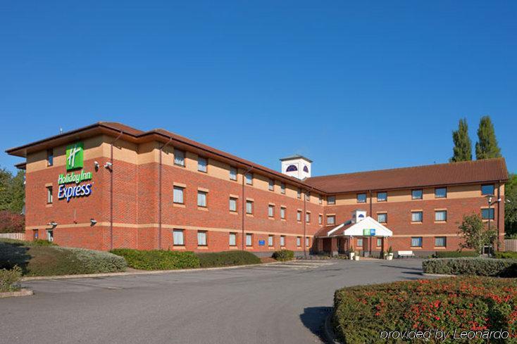 Holiday Inn Express Taunton East By Ihg Εξωτερικό φωτογραφία