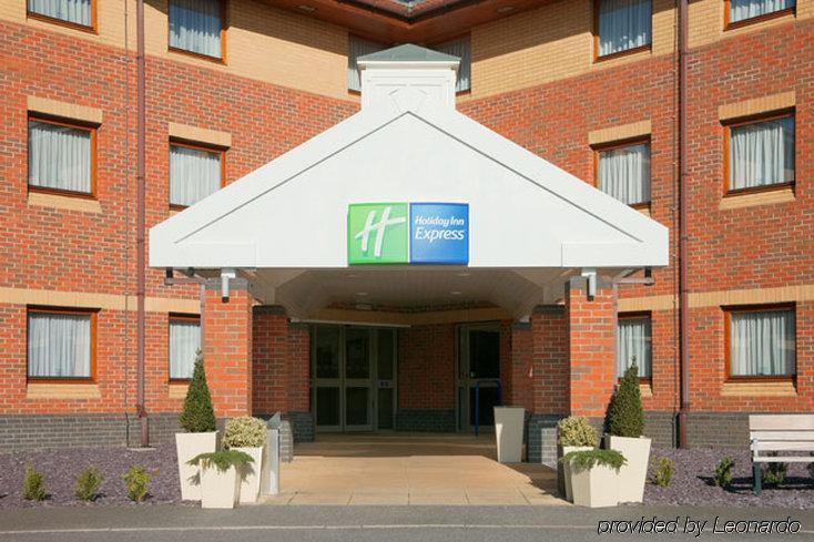 Holiday Inn Express Taunton East By Ihg Εξωτερικό φωτογραφία