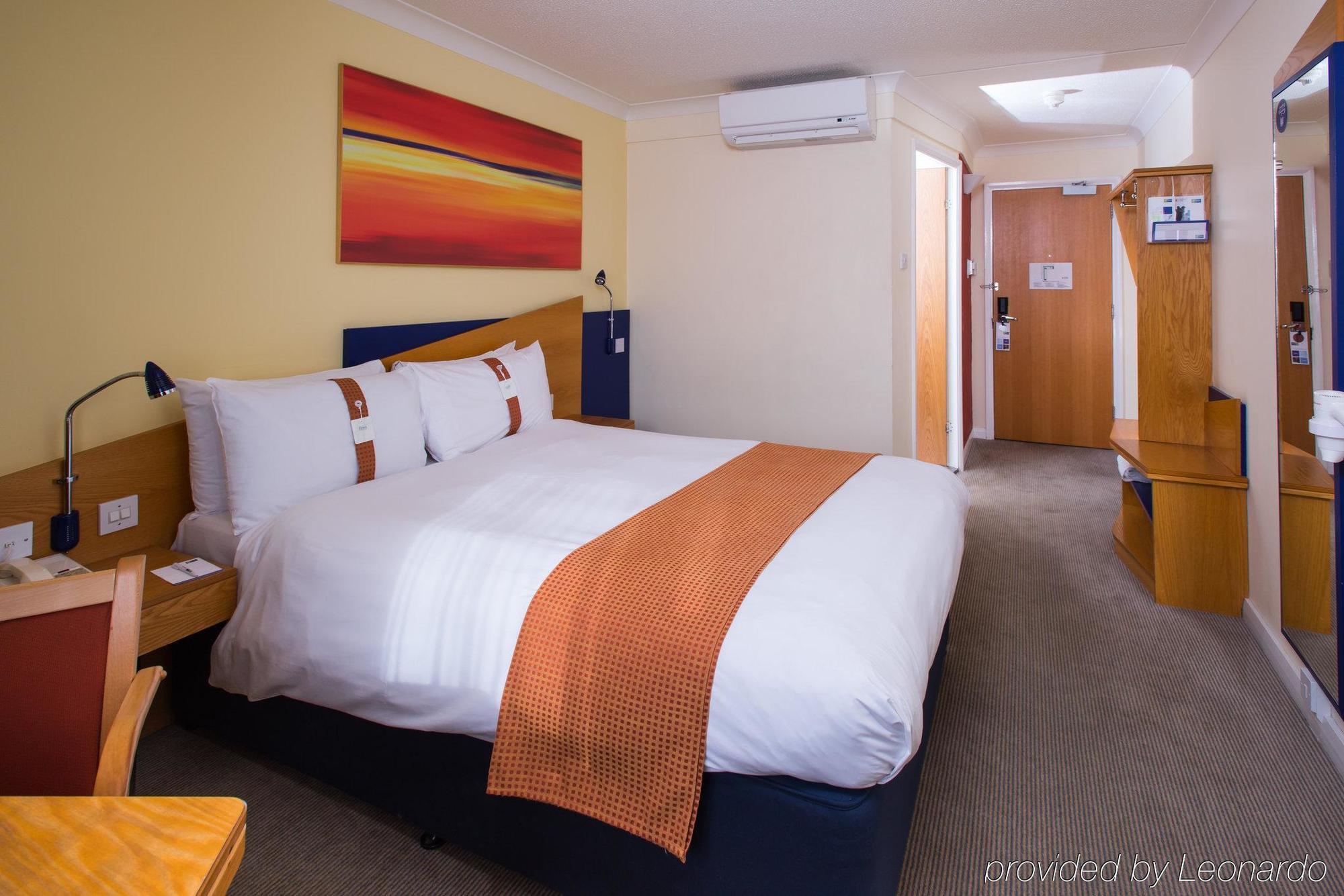 Holiday Inn Express Taunton East By Ihg Εξωτερικό φωτογραφία