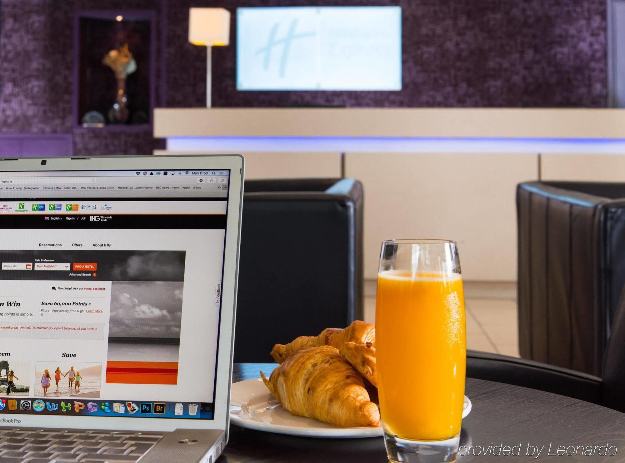 Holiday Inn Express Taunton East By Ihg Εξωτερικό φωτογραφία