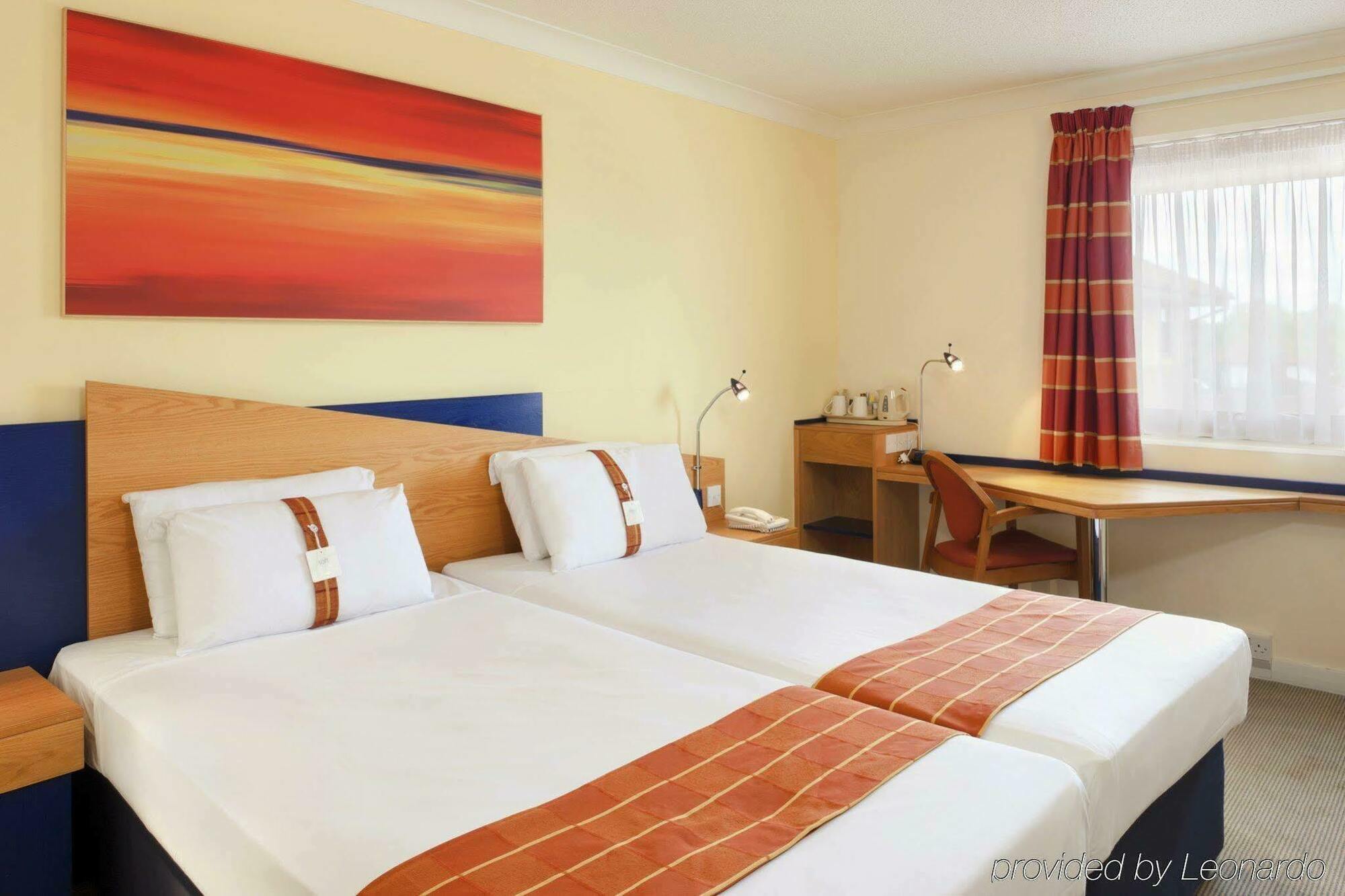 Holiday Inn Express Taunton East By Ihg Εξωτερικό φωτογραφία